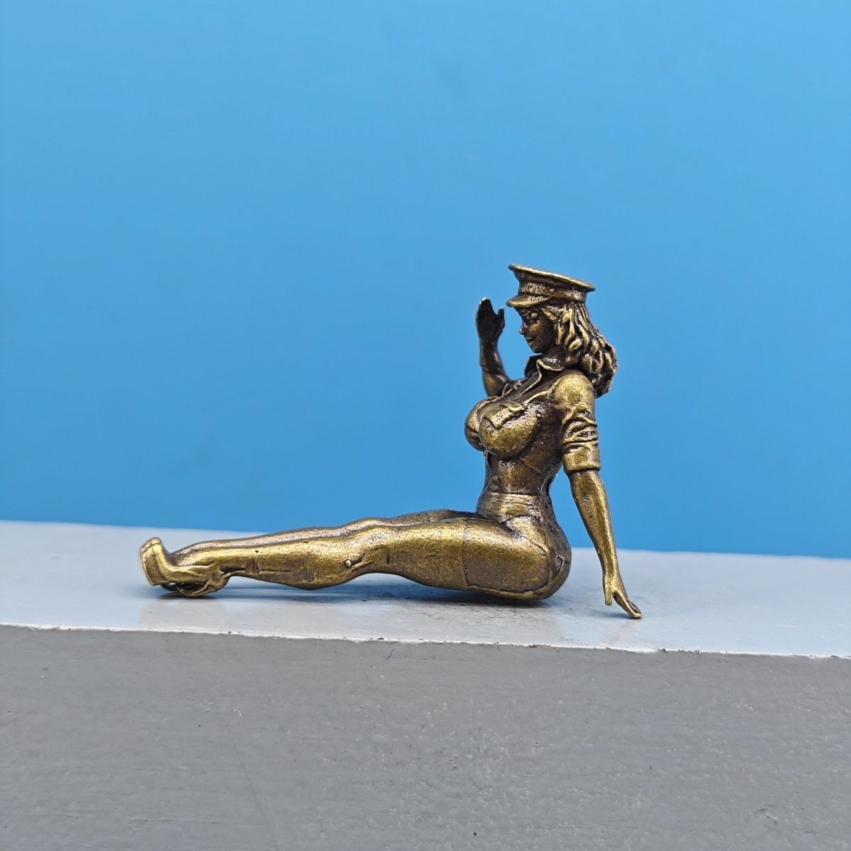 Solid Brass Miniature Girl Fig - огляд і ціна Vintage Collectible Cars