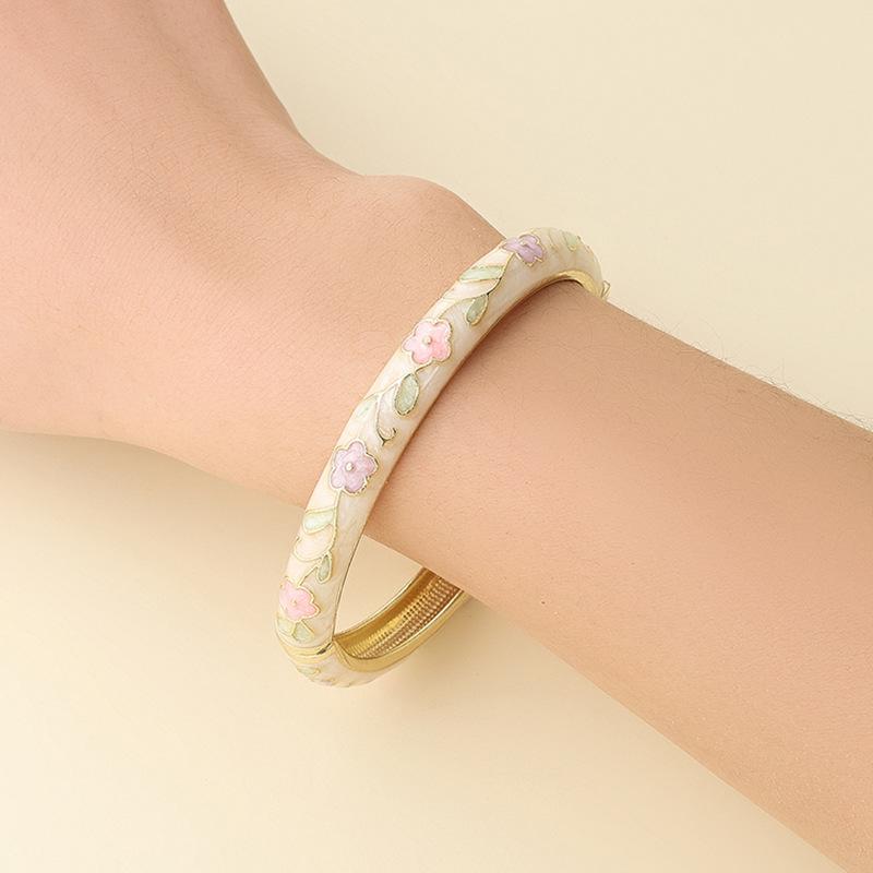 Classic Antique Vintage Cloiso - огляд і ціна Vintage Collectible Jewelry
